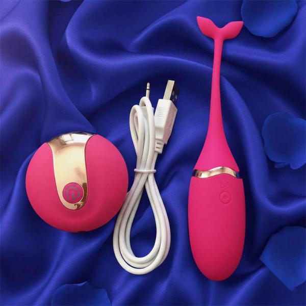 Trứng rung Private cá heo không dây - Rung 'tê tái' con bướm vàng